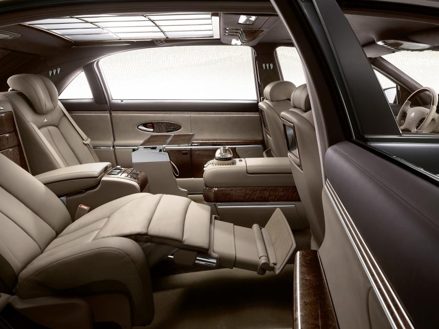 Интерьер Maybach 62 (V240) 2010 года  (фото 6 из 32)